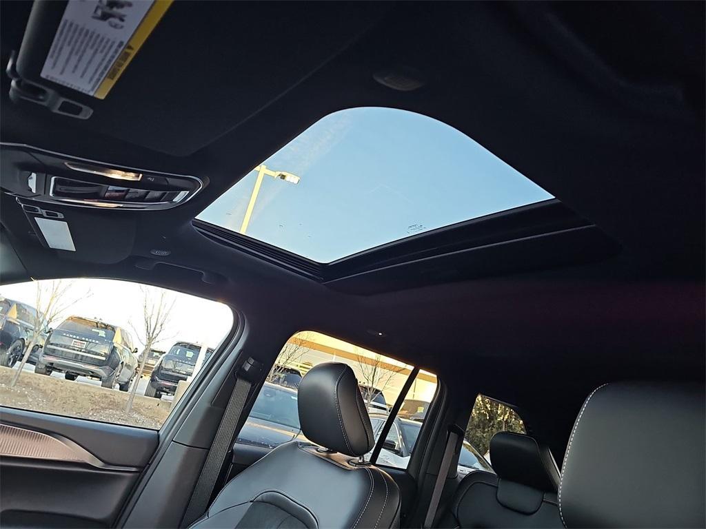 new 2025 Jeep Grand Cherokee car, priced at $44,655