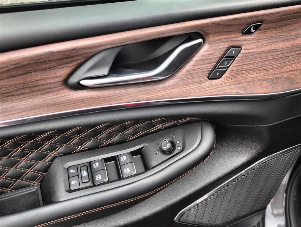 new 2025 Jeep Grand Cherokee car, priced at $59,683