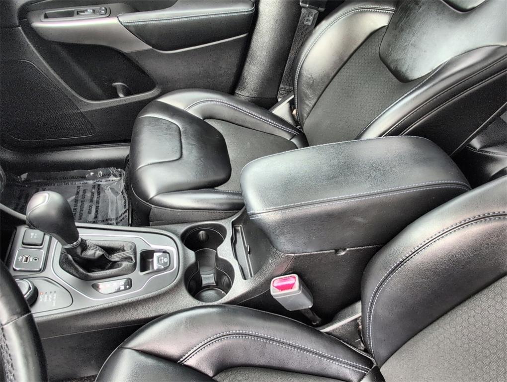 used 2019 Jeep Cherokee car, priced at $18,789