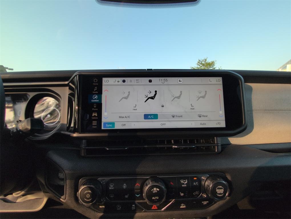 new 2025 Jeep Wrangler car, priced at $43,797