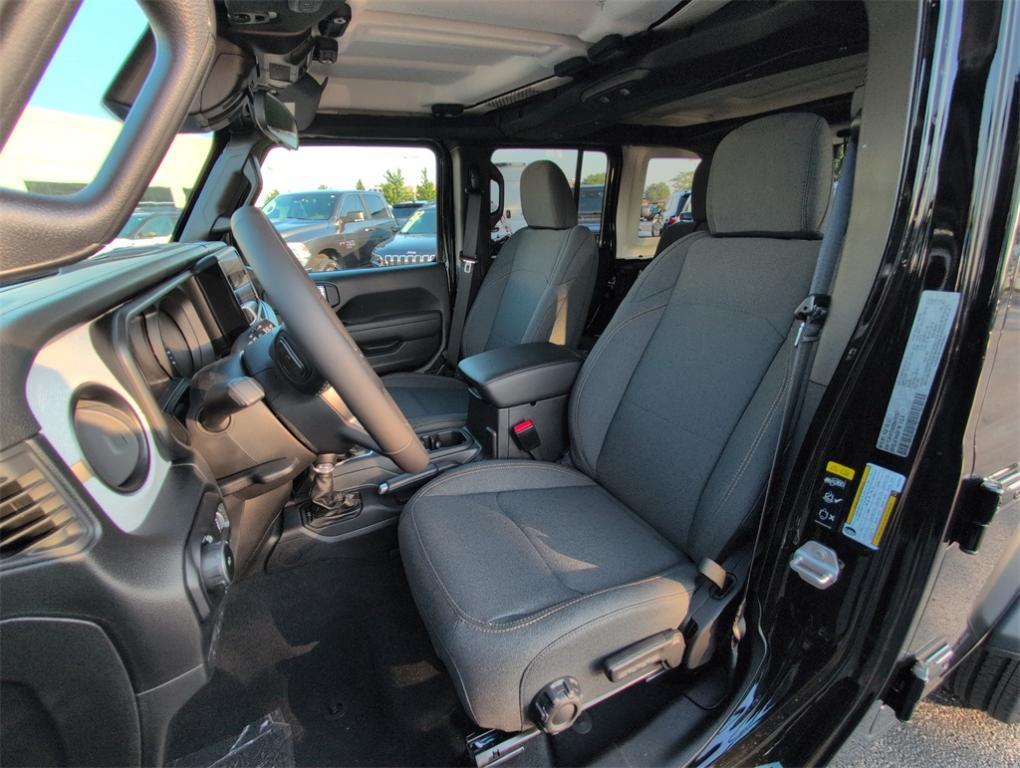 new 2025 Jeep Wrangler car, priced at $43,797