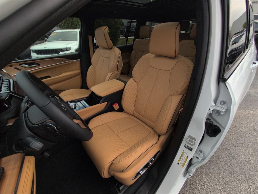 new 2025 Jeep Grand Cherokee L car, priced at $61,510