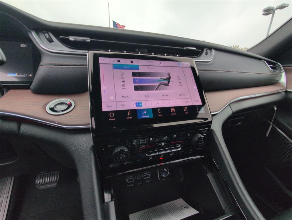 new 2025 Jeep Grand Cherokee car, priced at $59,486