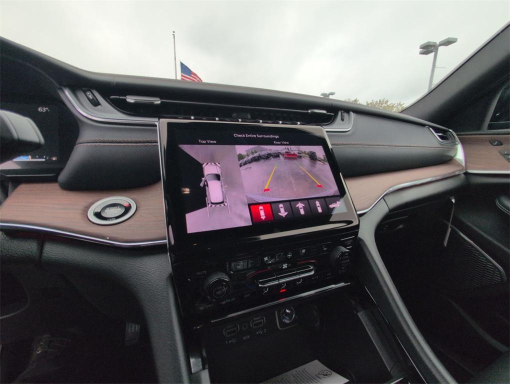 new 2025 Jeep Grand Cherokee car, priced at $59,486