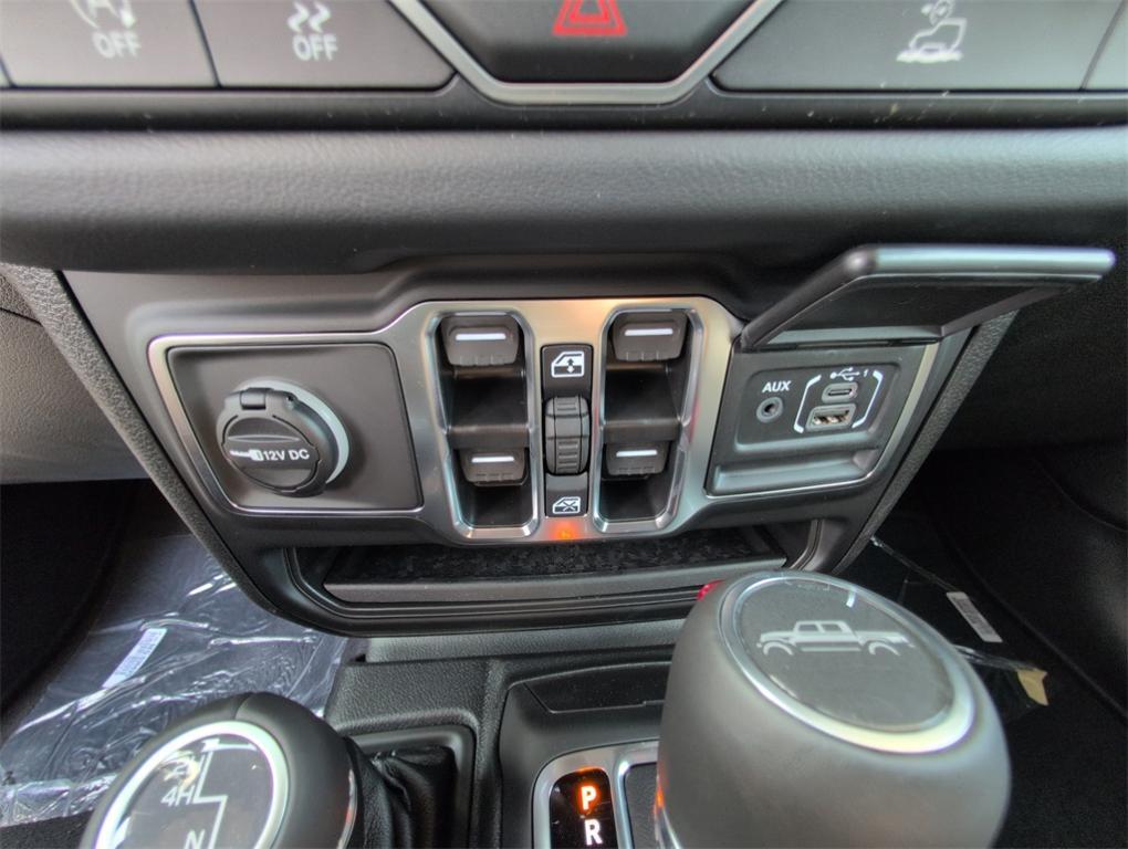 new 2025 Jeep Gladiator car, priced at $44,695