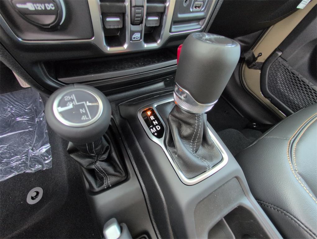 new 2025 Jeep Gladiator car, priced at $44,695
