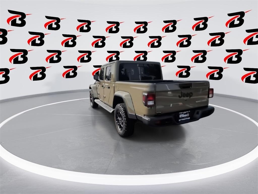 new 2025 Jeep Gladiator car, priced at $44,695