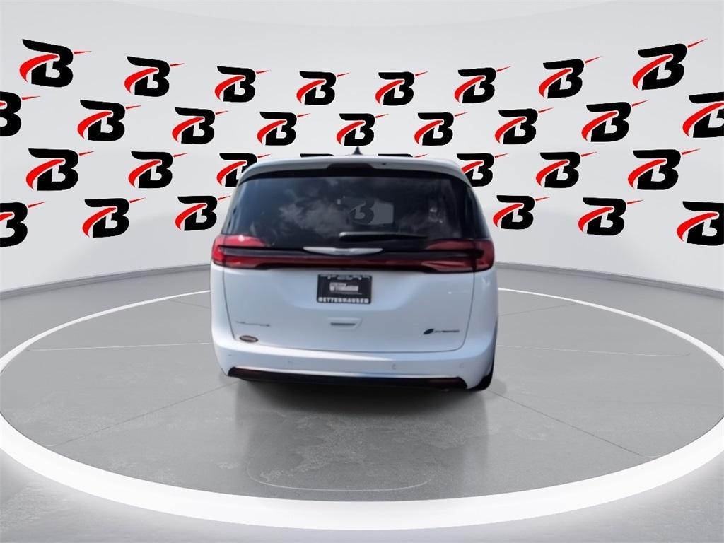 new 2025 Chrysler Pacifica Hybrid car, priced at $40,843