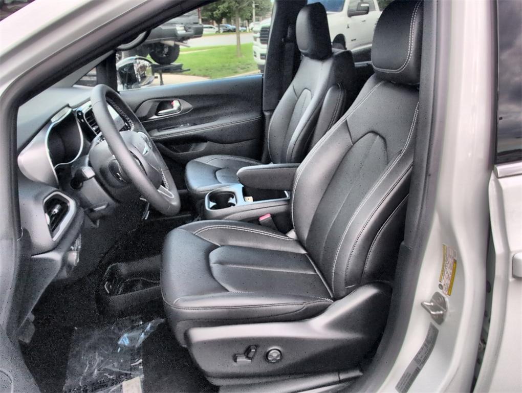 new 2026 Chrysler Voyager car, priced at $39,538