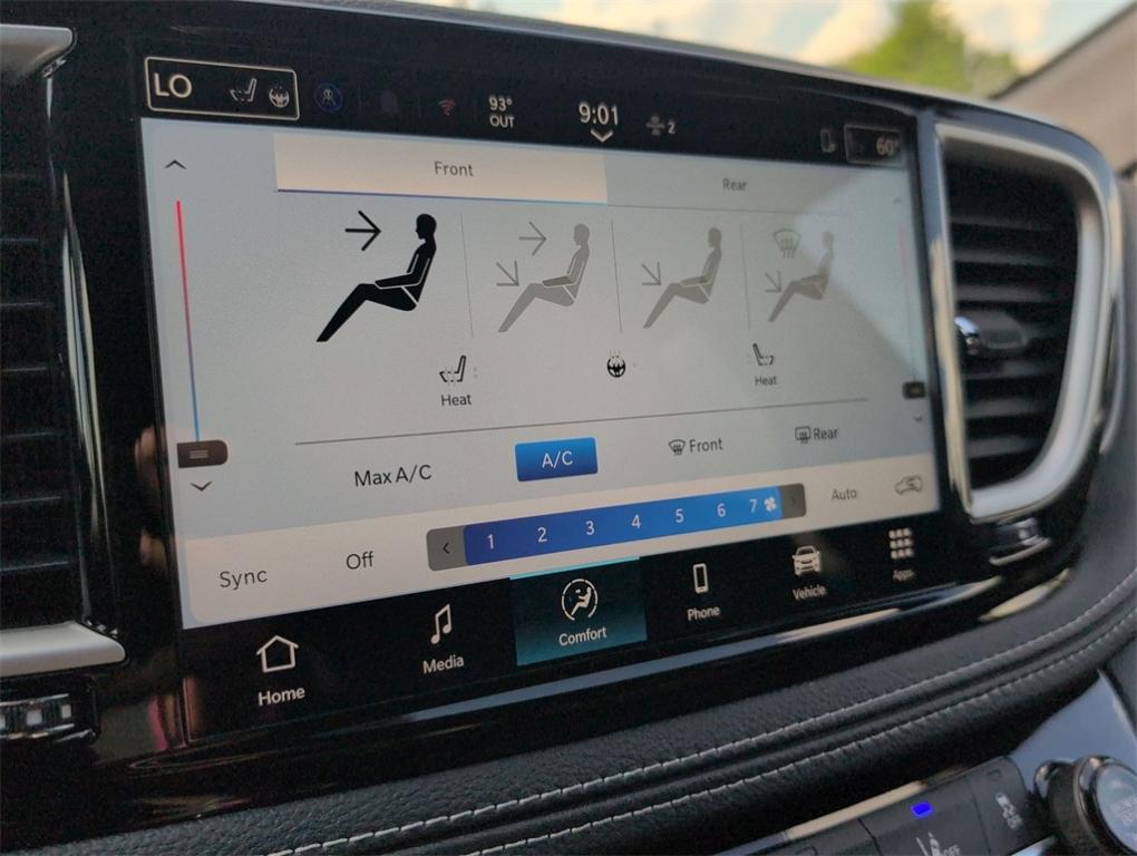 new 2025 Chrysler Pacifica car, priced at $41,527
