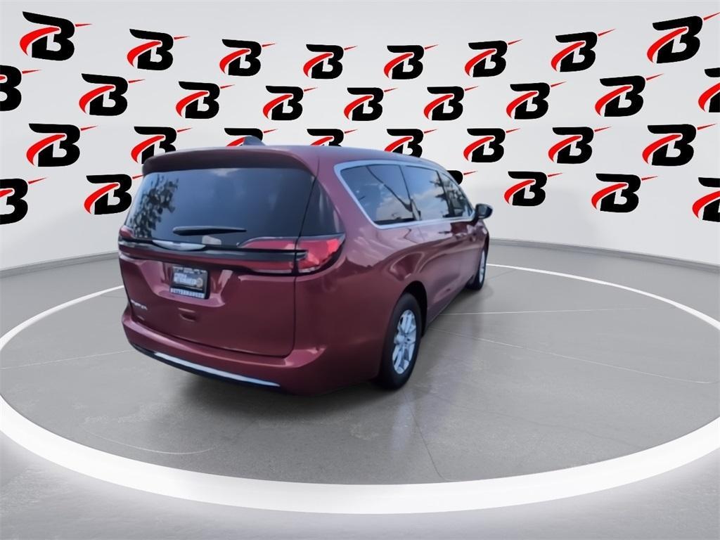 new 2025 Chrysler Pacifica car, priced at $41,527