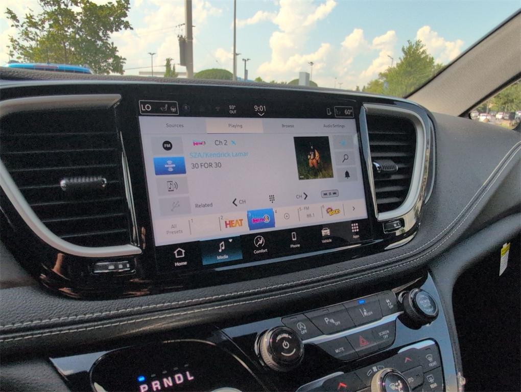 new 2025 Chrysler Pacifica car, priced at $41,527