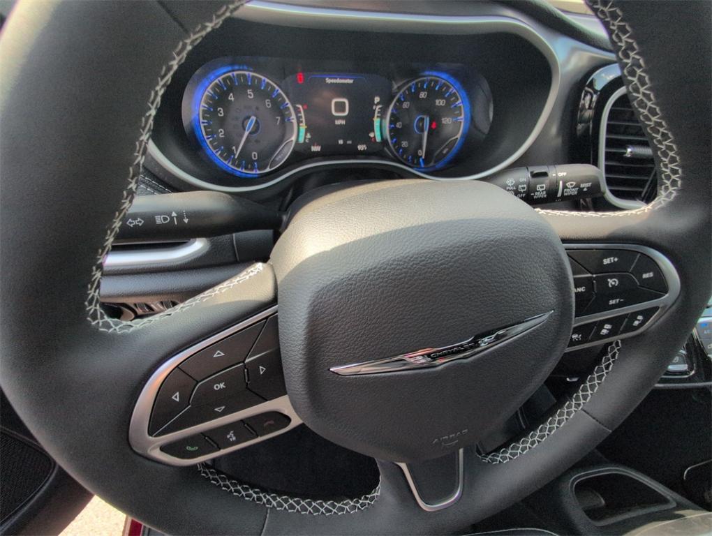 new 2025 Chrysler Pacifica car, priced at $41,527