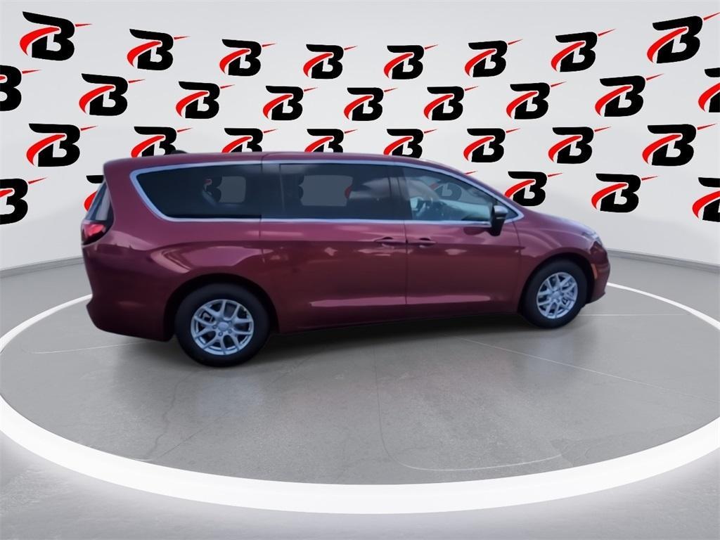 new 2025 Chrysler Pacifica car, priced at $41,527
