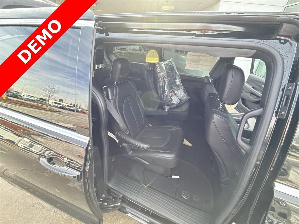 new 2025 Chrysler Pacifica car, priced at $41,834