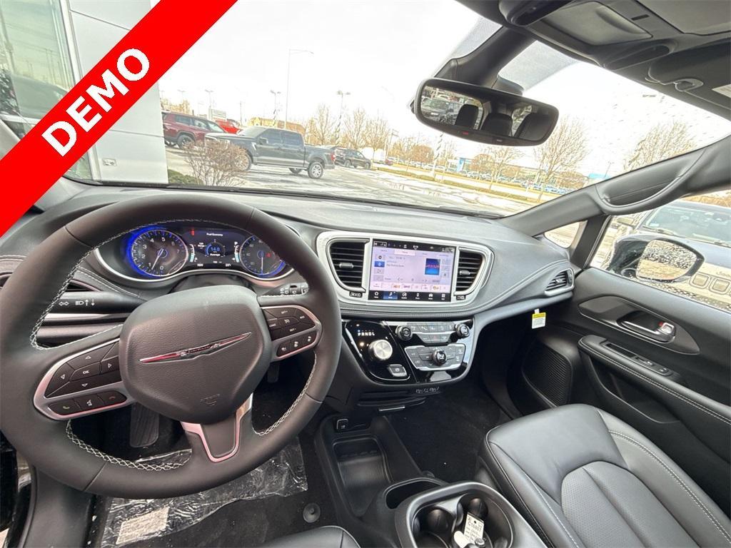 new 2025 Chrysler Pacifica car, priced at $41,834