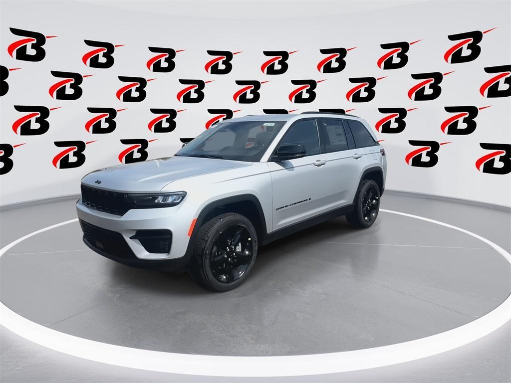 new 2025 Jeep Grand Cherokee car, priced at $45,650