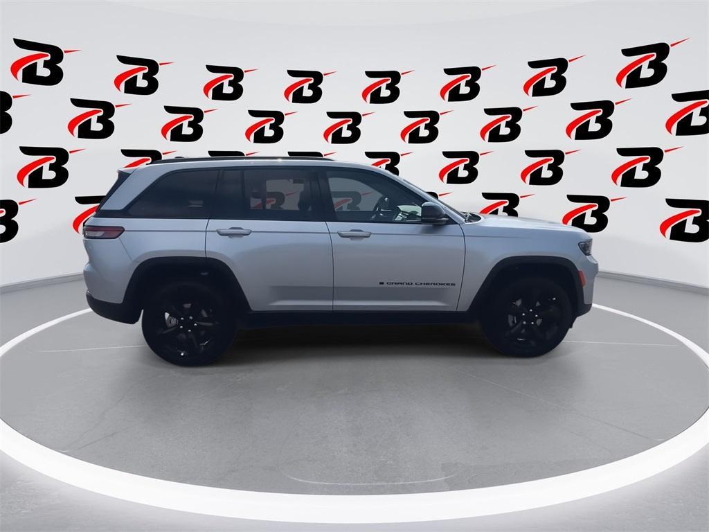 new 2025 Jeep Grand Cherokee car, priced at $45,650