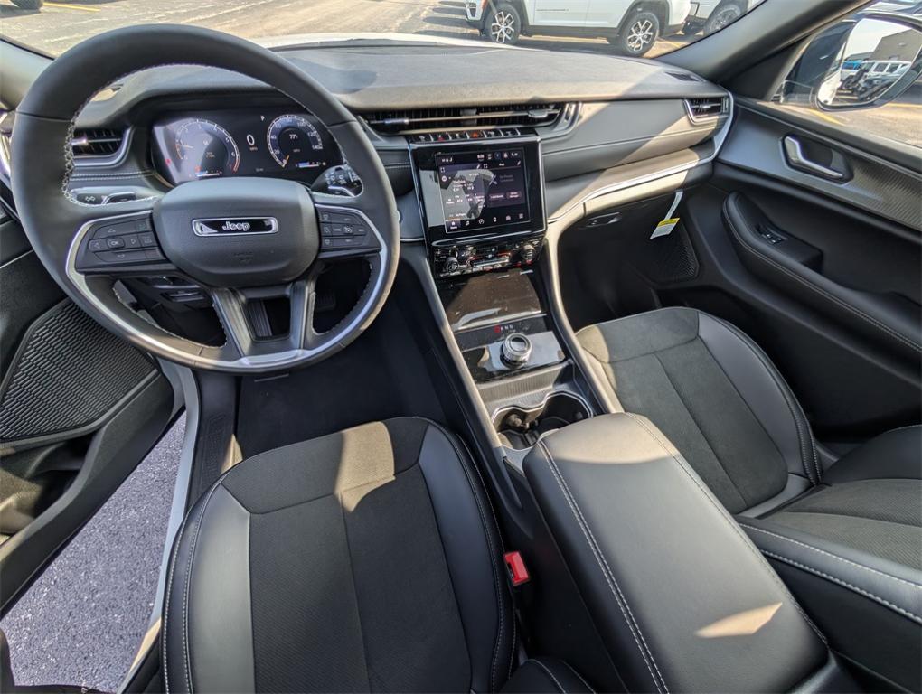 new 2025 Jeep Grand Cherokee L car, priced at $40,330