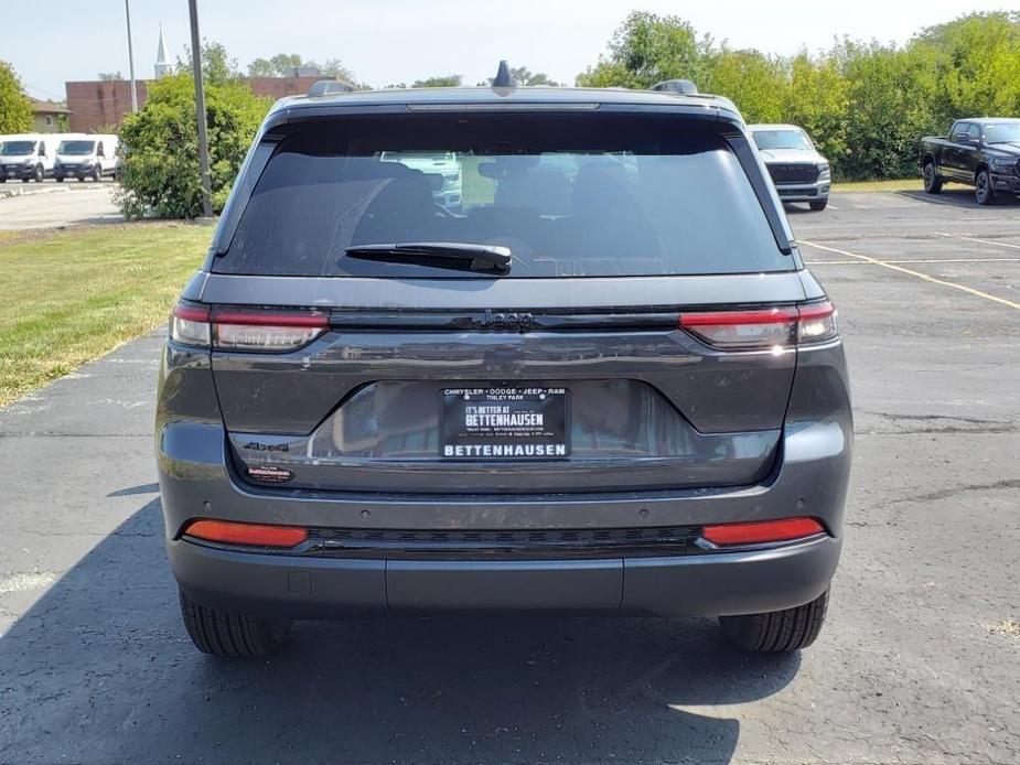 new 2024 Jeep Grand Cherokee car, priced at $40,172