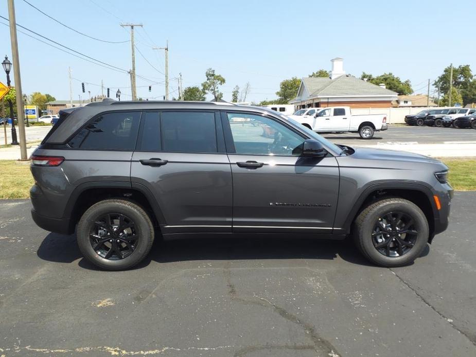 new 2024 Jeep Grand Cherokee car, priced at $40,172