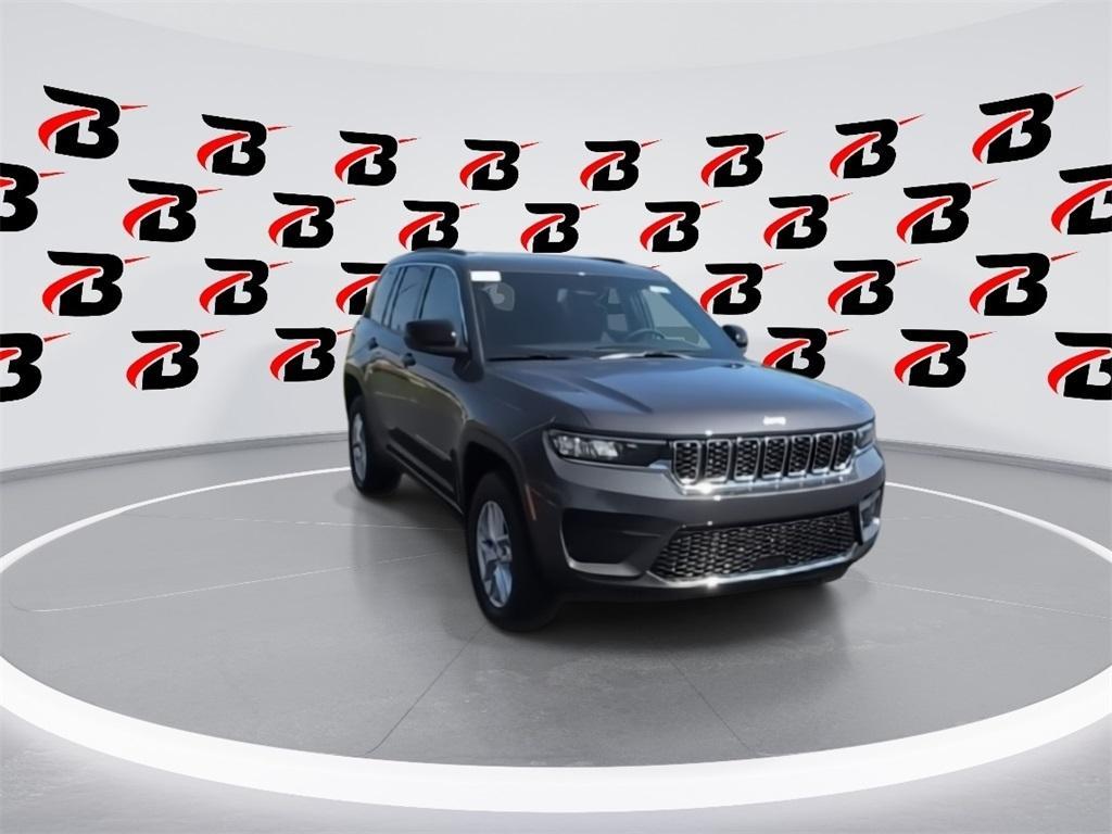 new 2025 Jeep Grand Cherokee car, priced at $39,889