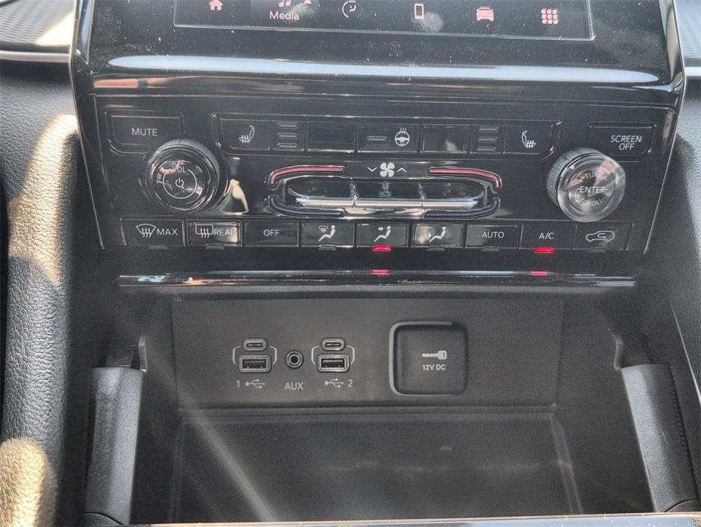 new 2025 Jeep Grand Cherokee car, priced at $39,889