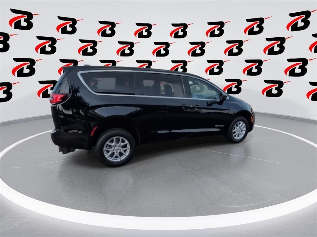 new 2025 Chrysler Pacifica car, priced at $65,642