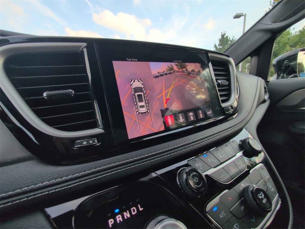 new 2025 Chrysler Pacifica car, priced at $65,642
