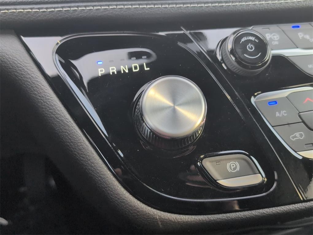 new 2025 Chrysler Pacifica car, priced at $65,642