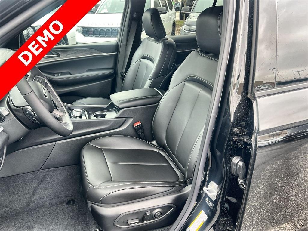 new 2025 Jeep Grand Cherokee L car, priced at $45,225