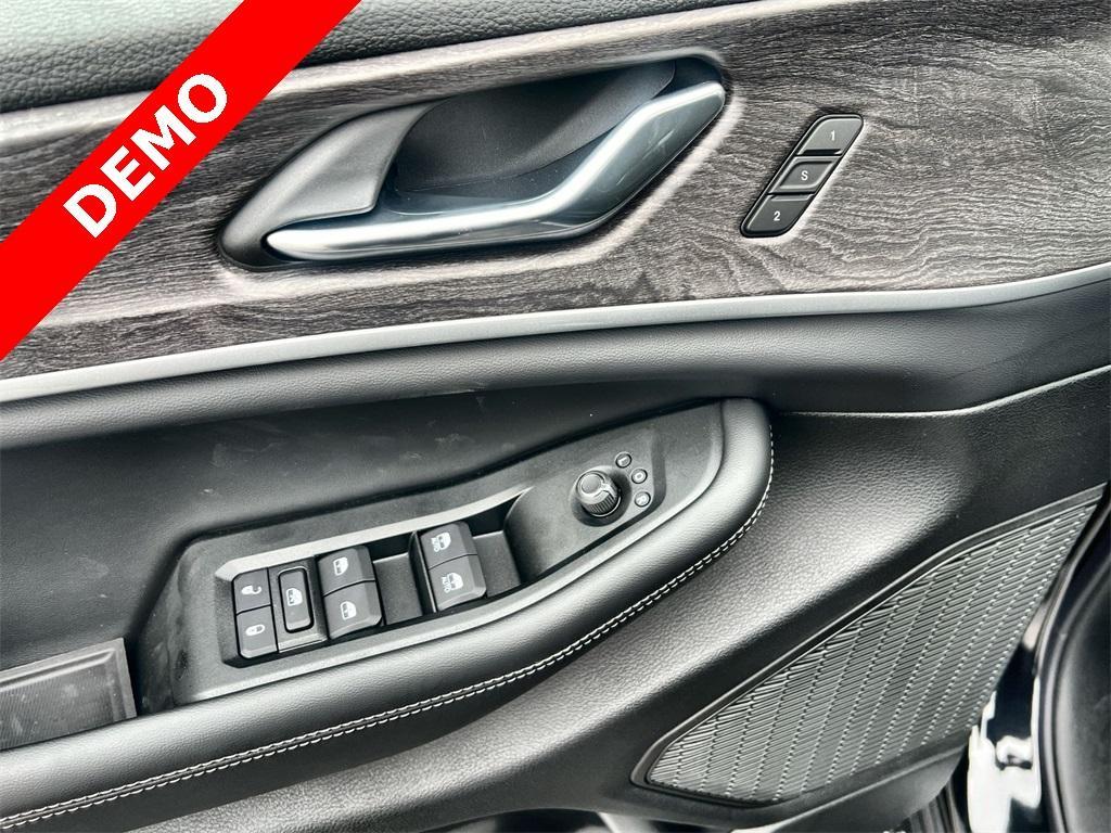 new 2025 Jeep Grand Cherokee L car, priced at $45,225