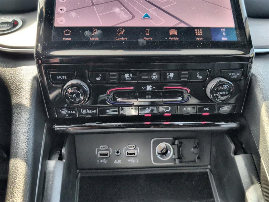 new 2025 Jeep Grand Cherokee car, priced at $44,638