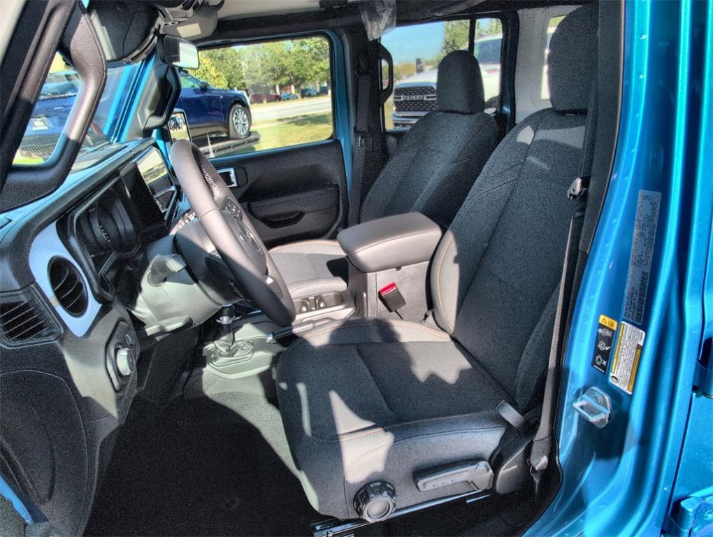 new 2025 Jeep Wrangler car, priced at $46,458
