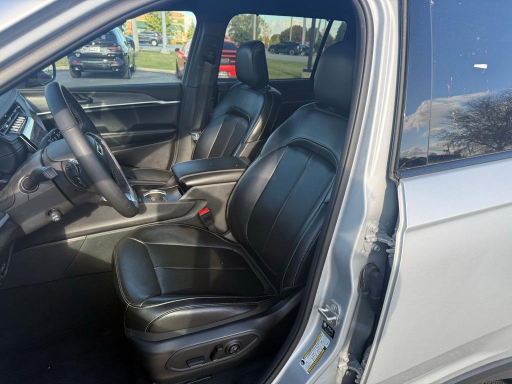 used 2024 Jeep Grand Cherokee L car, priced at $32,999