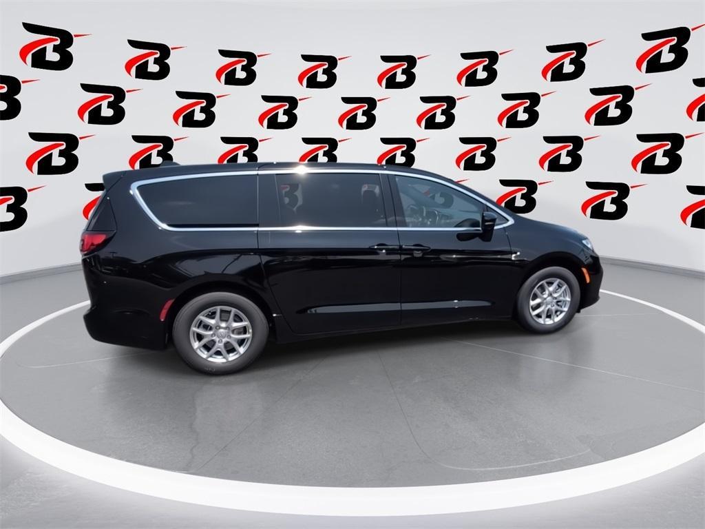 new 2025 Chrysler Pacifica car, priced at $43,249