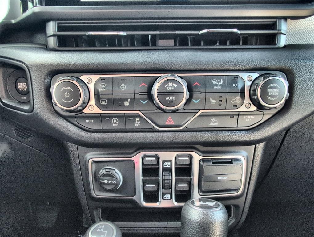 new 2025 Jeep Wrangler car, priced at $47,214