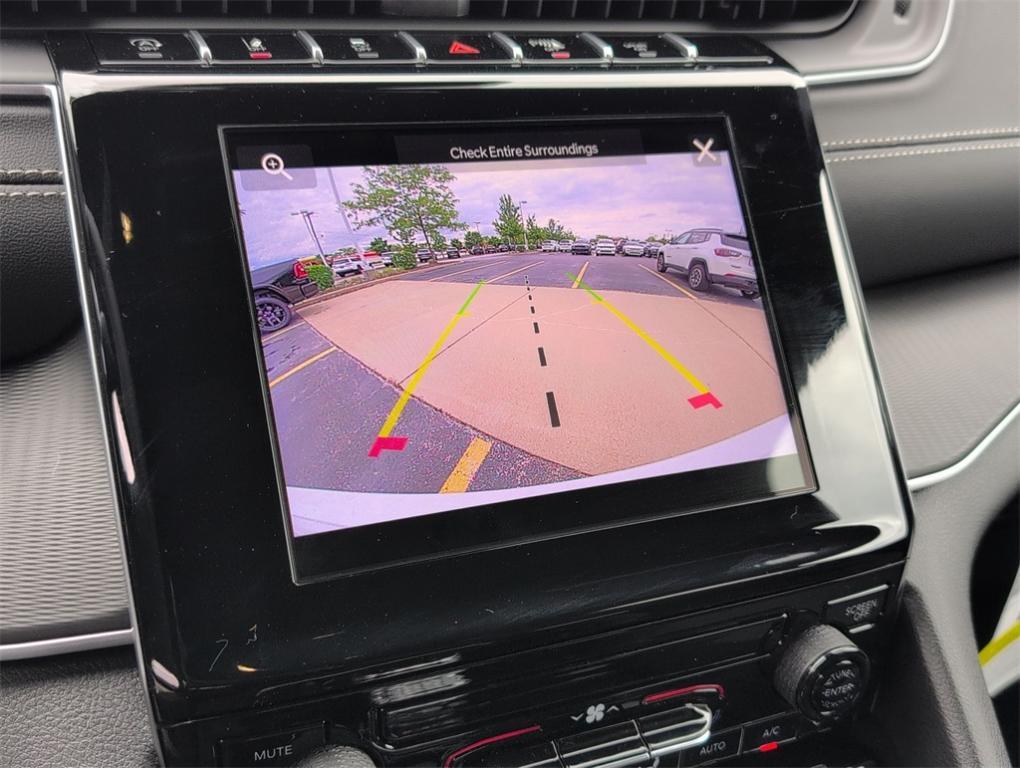 new 2025 Jeep Grand Cherokee car, priced at $40,530