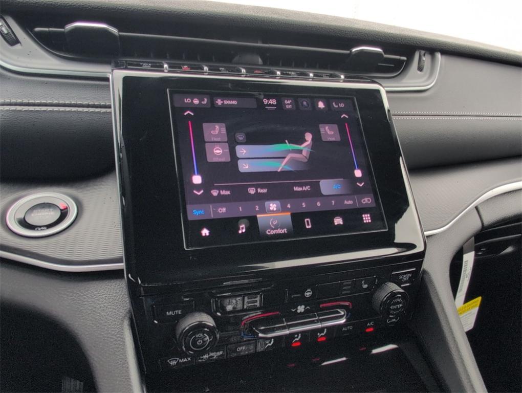 new 2025 Jeep Grand Cherokee car, priced at $43,718
