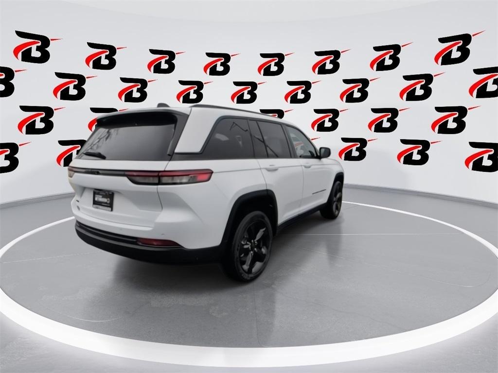 new 2025 Jeep Grand Cherokee car, priced at $43,718