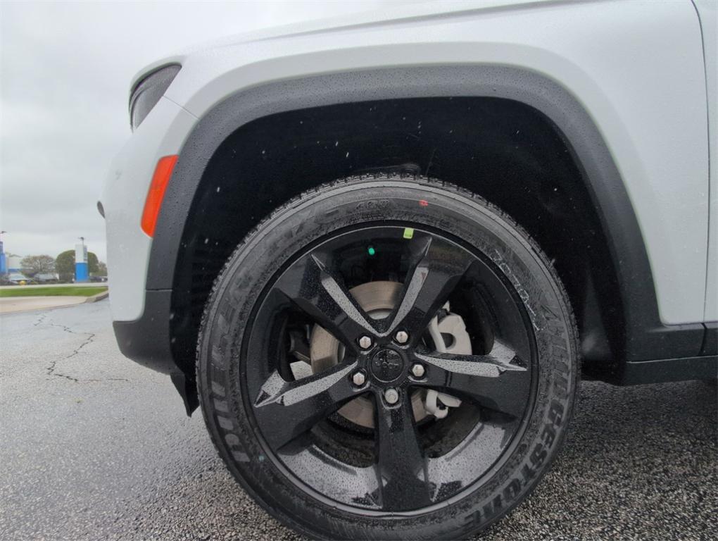 new 2025 Jeep Grand Cherokee car, priced at $43,718