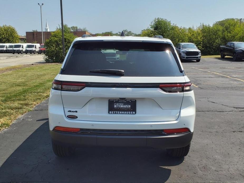 new 2024 Jeep Grand Cherokee car, priced at $39,636