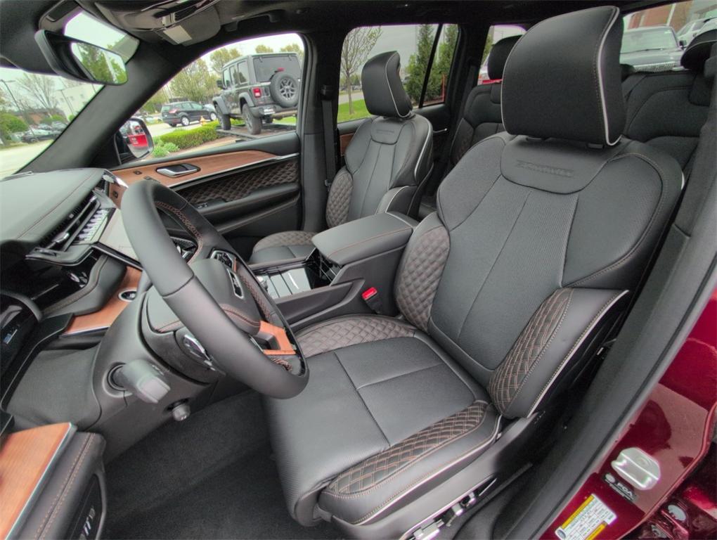 new 2025 Jeep Grand Cherokee car, priced at $61,157