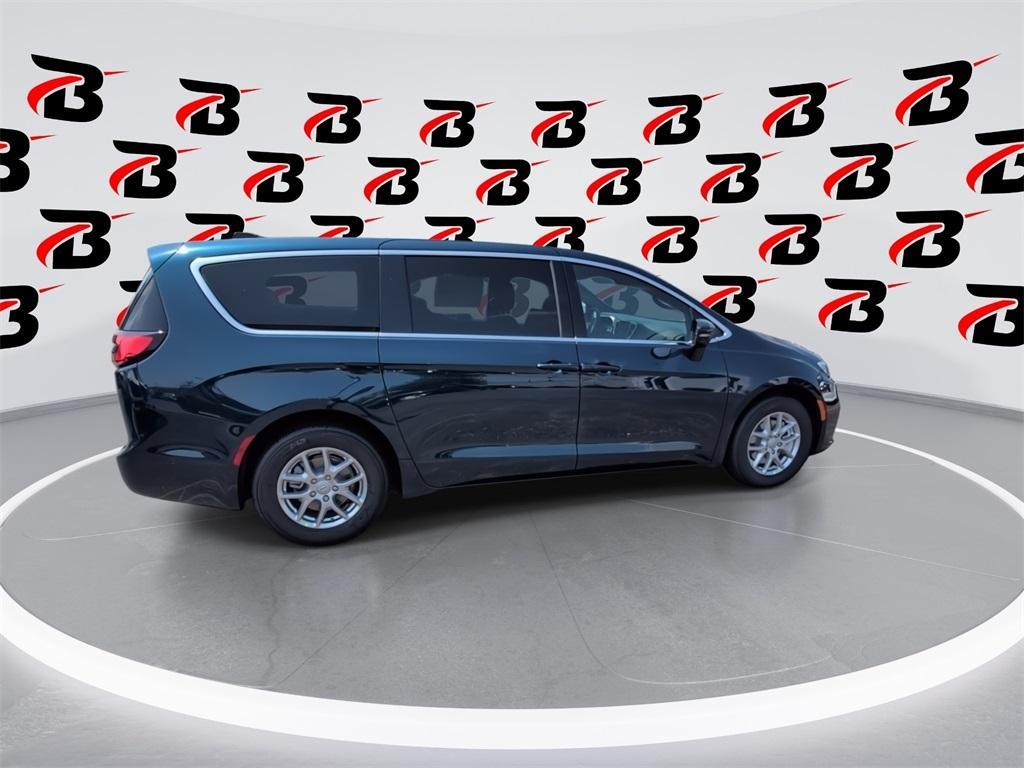 new 2025 Chrysler Pacifica car, priced at $44,242