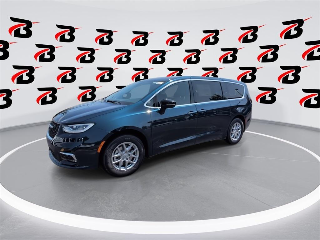 new 2025 Chrysler Pacifica car, priced at $44,242