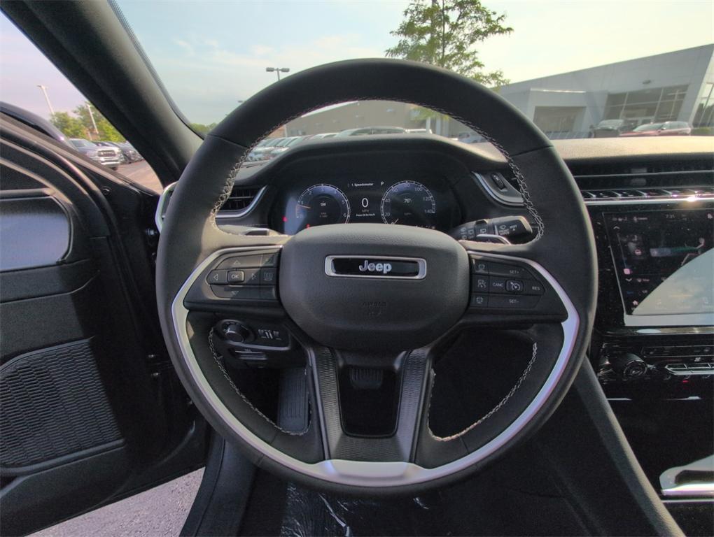 new 2025 Jeep Grand Cherokee car, priced at $42,667
