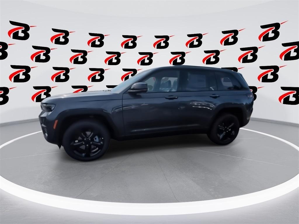 new 2025 Jeep Grand Cherokee car, priced at $42,667