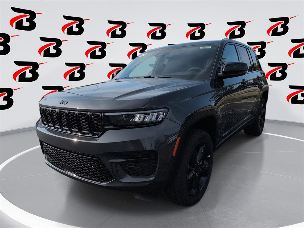 new 2025 Jeep Grand Cherokee car, priced at $42,667