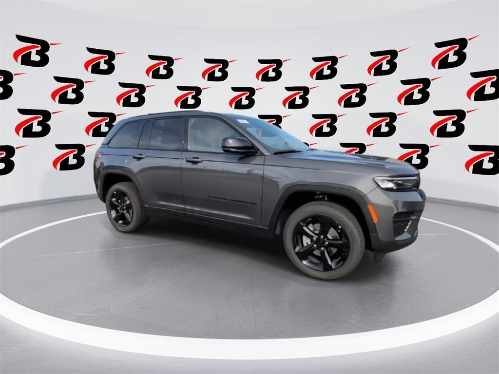 new 2025 Jeep Grand Cherokee car, priced at $42,667