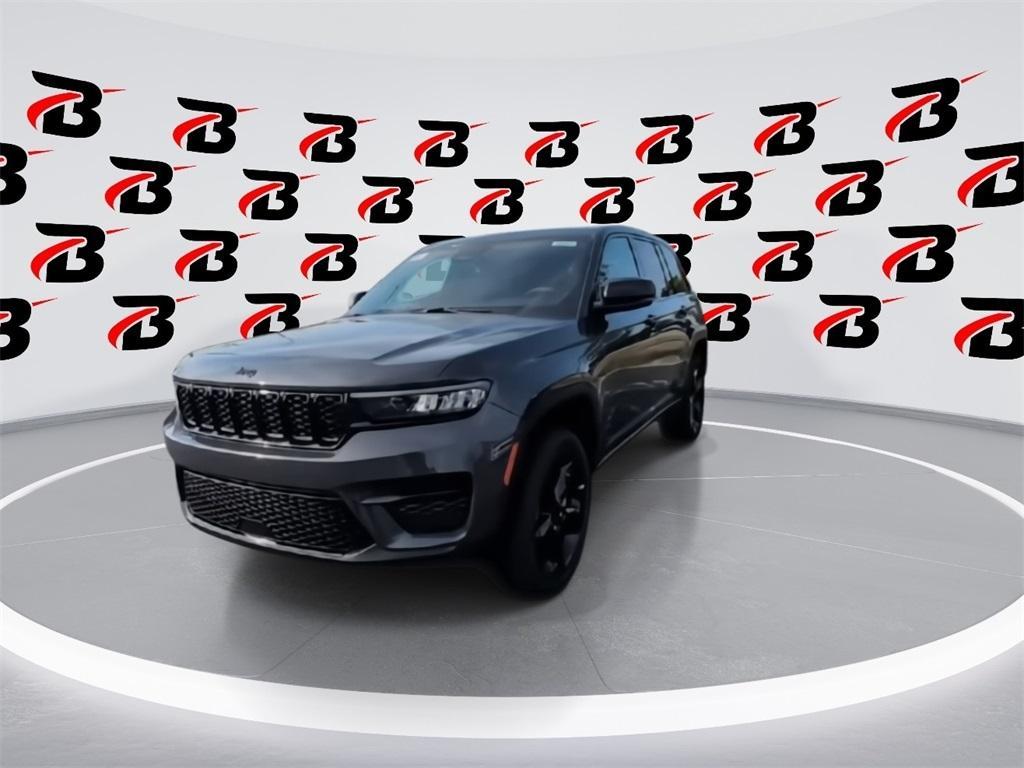 new 2025 Jeep Grand Cherokee car, priced at $42,667